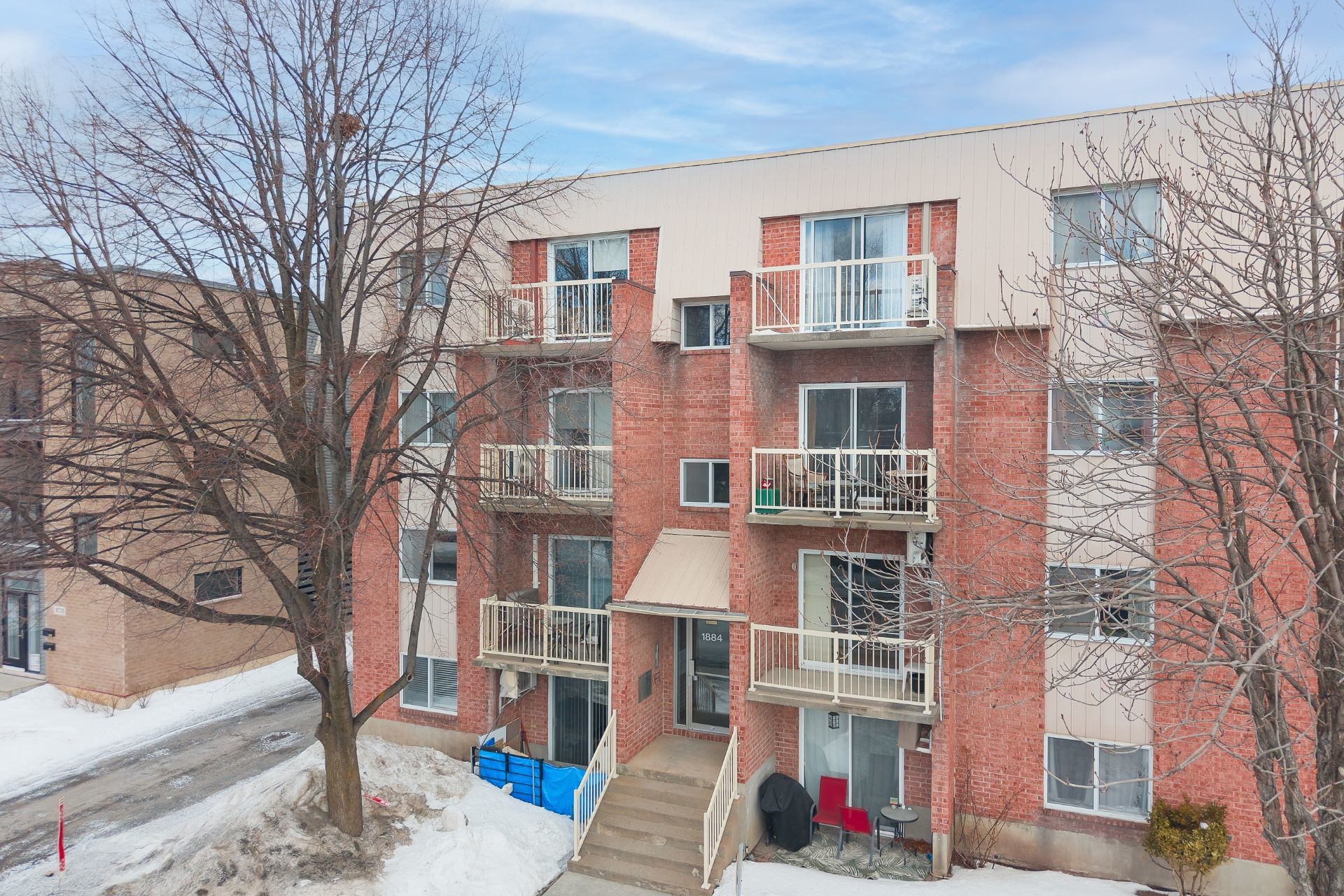 









1884


Av. Victoria

, 7,
Longueuil (Greenfield Park),




QC
J4V1M5


