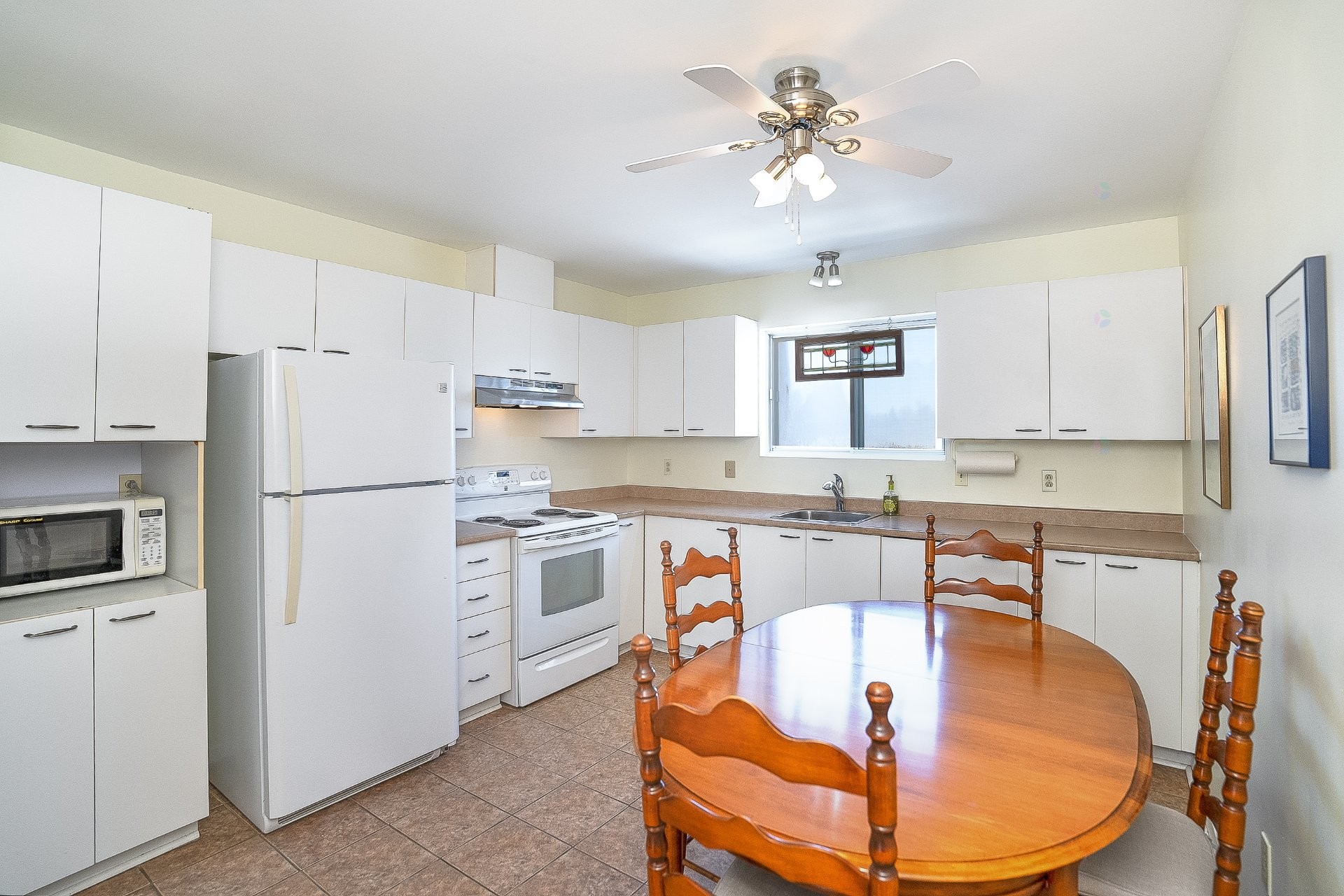 









1884


Av. Victoria

, 7,
Longueuil (Greenfield Park),




QC
J4V1M5

