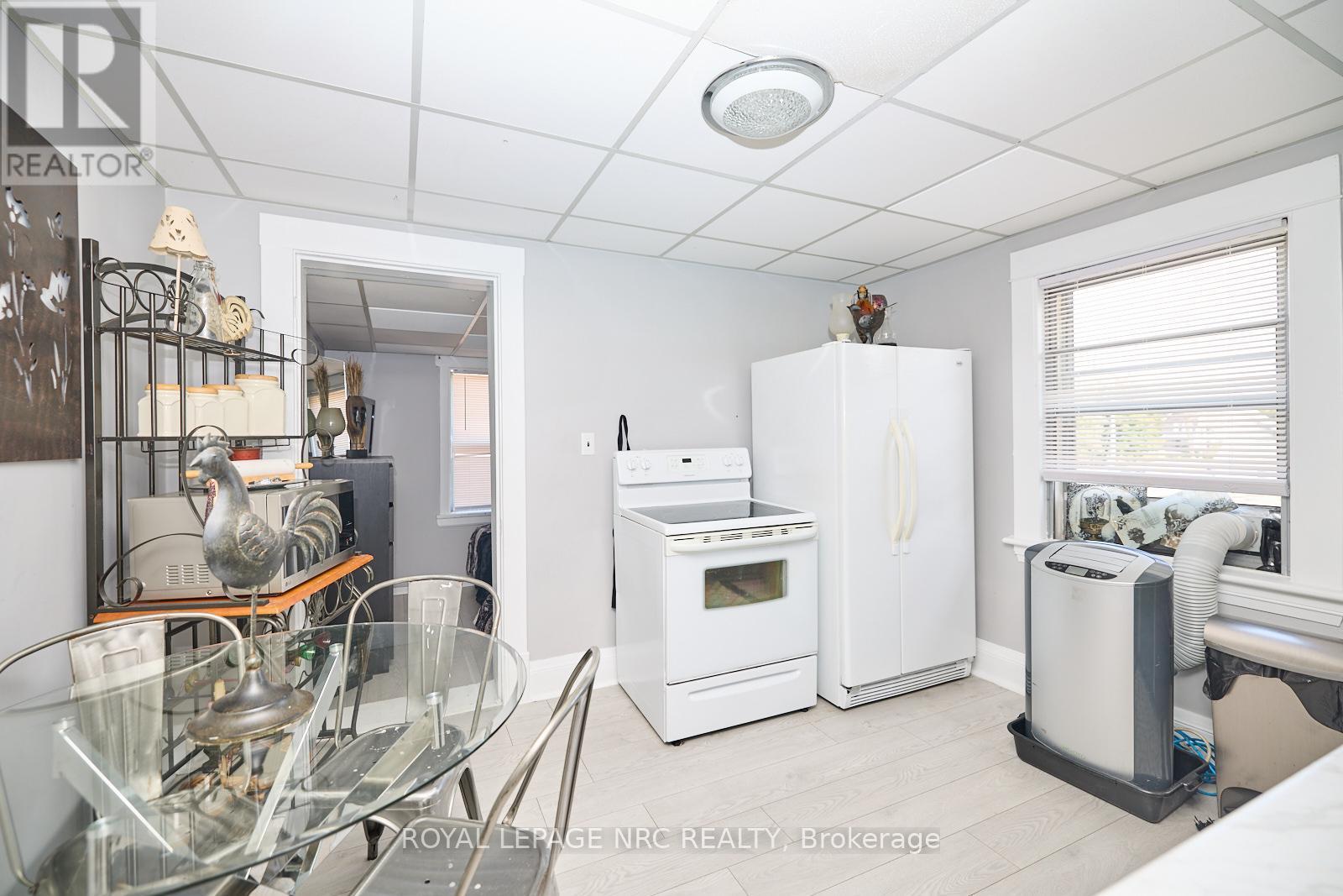 












3758 MAIN STREET

,
Niagara Falls (Chippawa),




Ontario
L2G6B2

