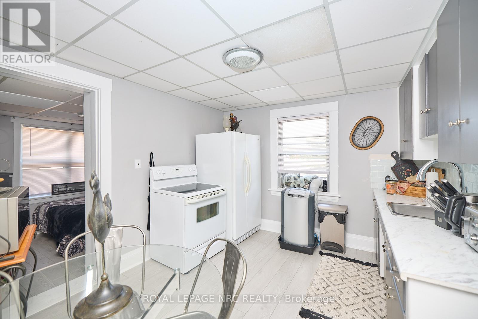 












3758 MAIN STREET

,
Niagara Falls (Chippawa),




Ontario
L2G6B2

