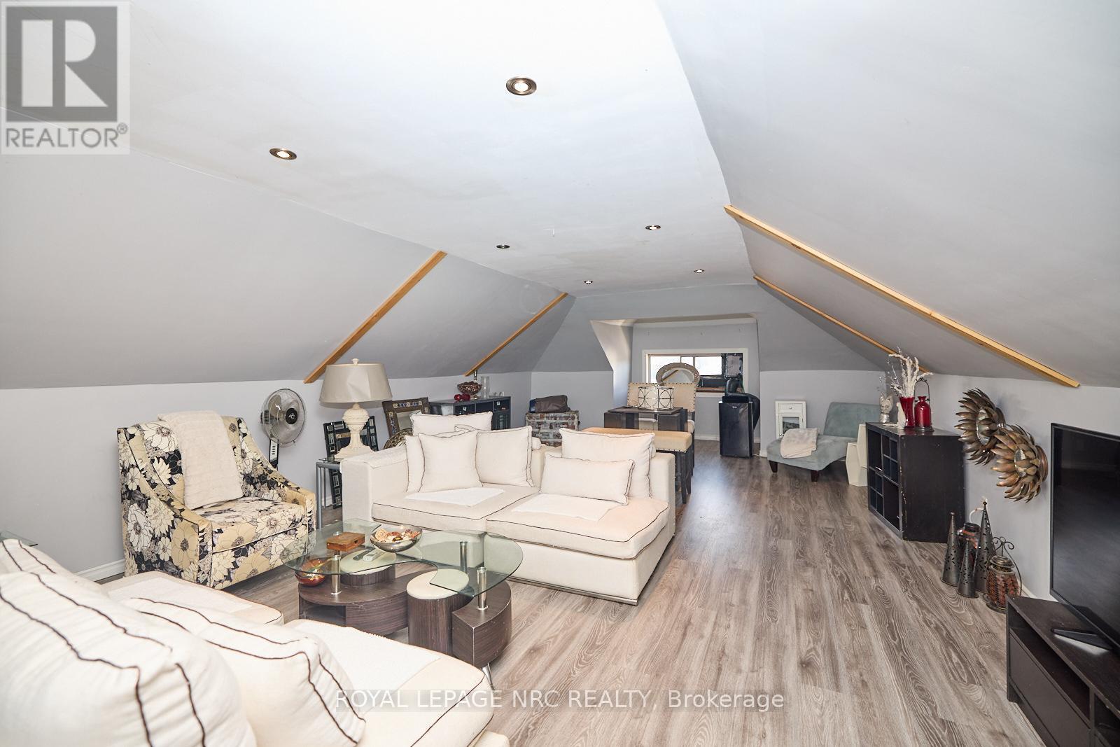 












3758 MAIN STREET

,
Niagara Falls (Chippawa),




Ontario
L2G6B2

