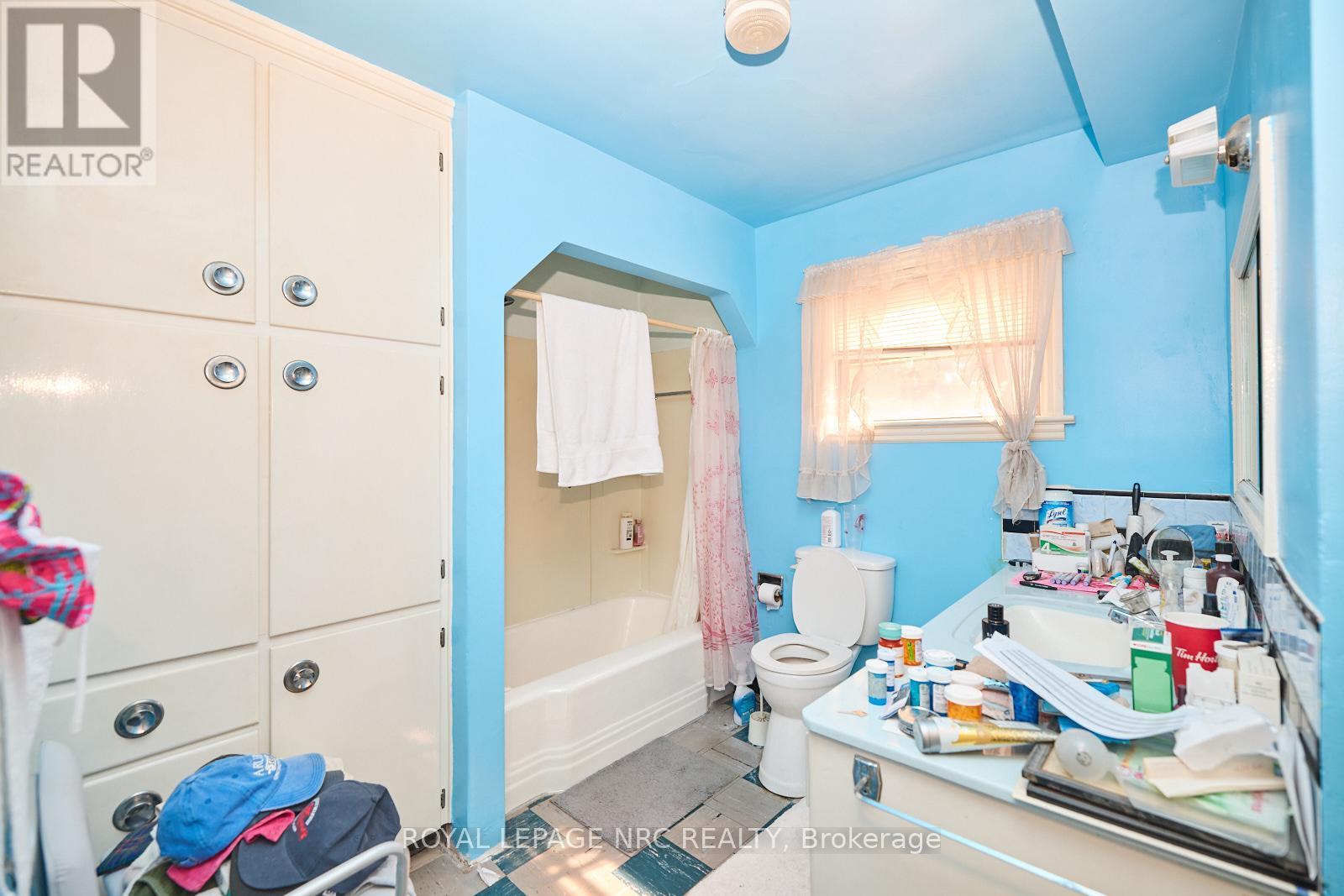 












3758 MAIN STREET

,
Niagara Falls (Chippawa),




Ontario
L2G6B2

