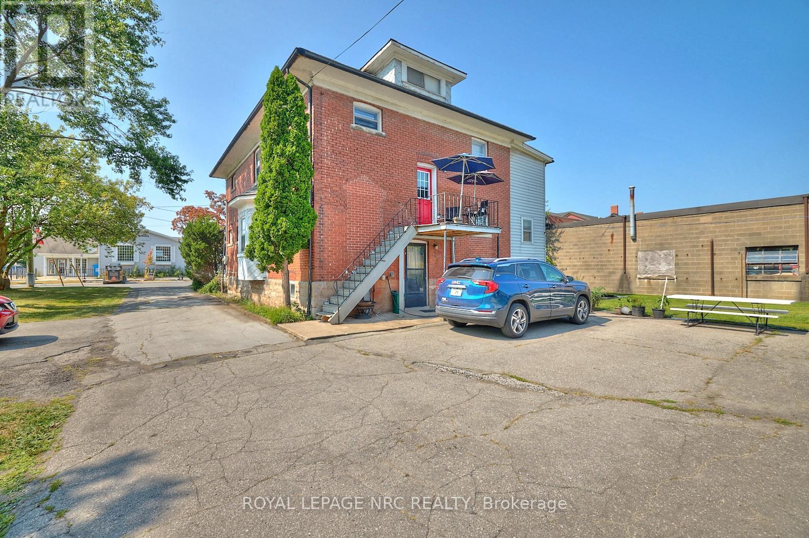












3758 MAIN STREET

,
Niagara Falls (Chippawa),




Ontario
L2G6B2

