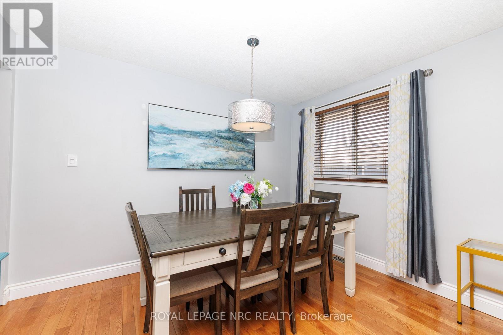 












7354 NORTH DORSET PLACE

,
Niagara Falls (Casey),




Ontario
L2J3T4

