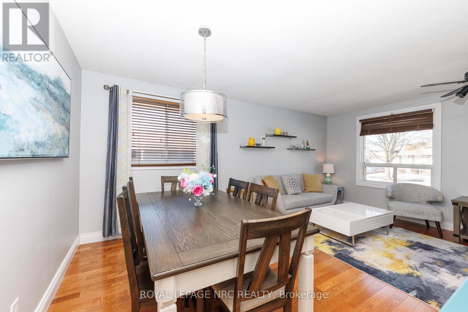 












7354 NORTH DORSET PLACE

,
Niagara Falls (Casey),




Ontario
L2J3T4

