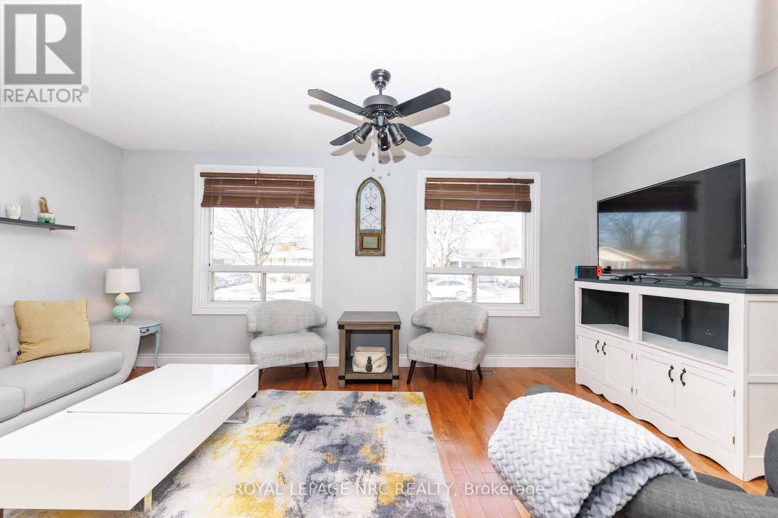 












7354 NORTH DORSET PLACE

,
Niagara Falls (Casey),




Ontario
L2J3T4

