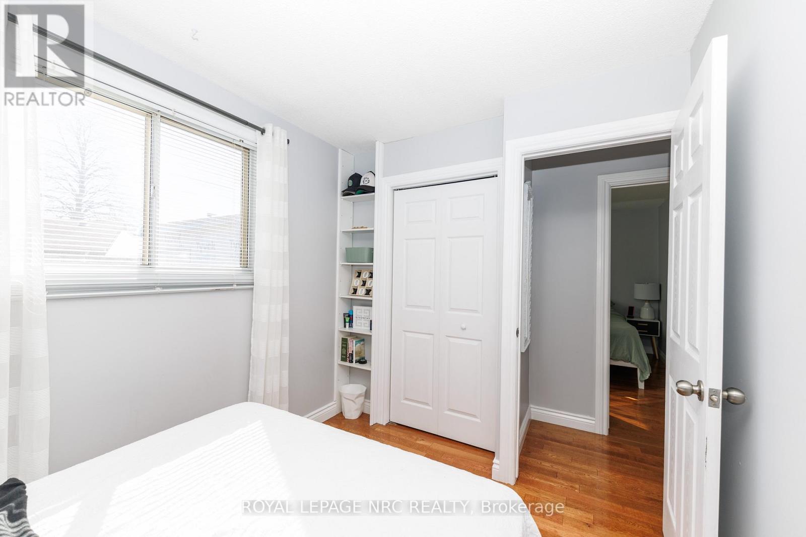 












7354 NORTH DORSET PLACE

,
Niagara Falls (Casey),




Ontario
L2J3T4

