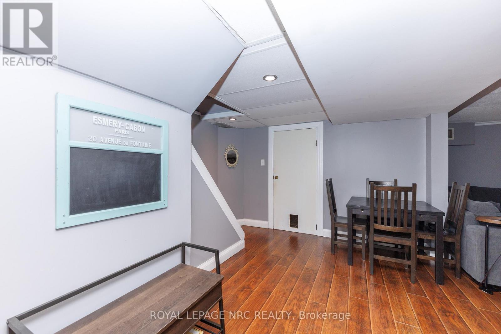 












7354 NORTH DORSET PLACE

,
Niagara Falls (Casey),




Ontario
L2J3T4

