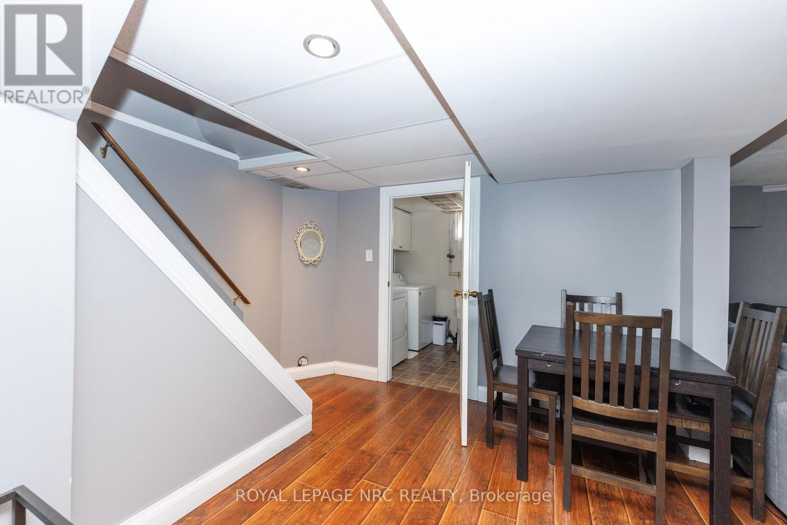 












7354 NORTH DORSET PLACE

,
Niagara Falls (Casey),




Ontario
L2J3T4

