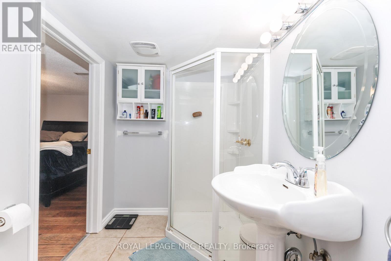 












7354 NORTH DORSET PLACE

,
Niagara Falls (Casey),




Ontario
L2J3T4

