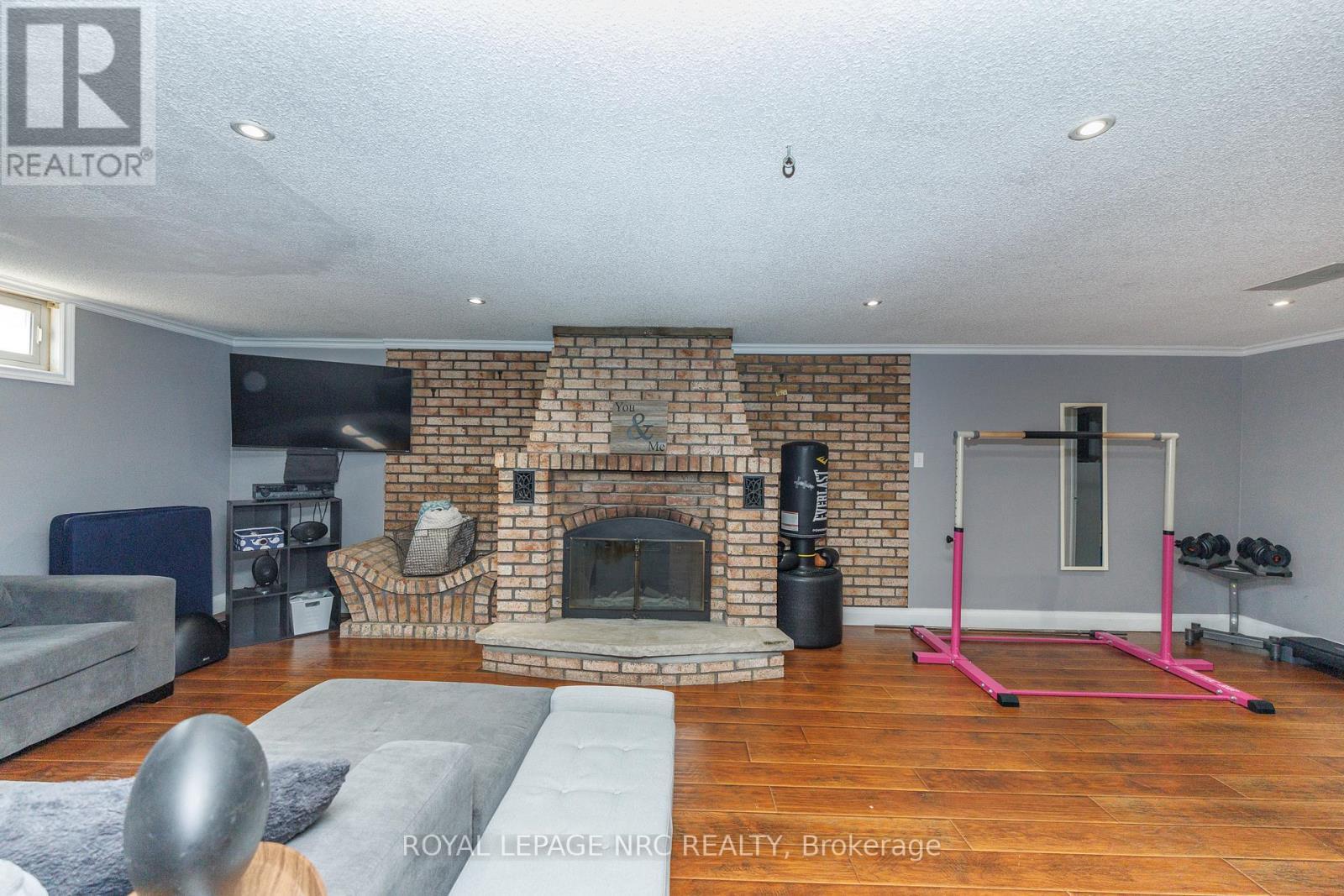 












7354 NORTH DORSET PLACE

,
Niagara Falls (Casey),




Ontario
L2J3T4

