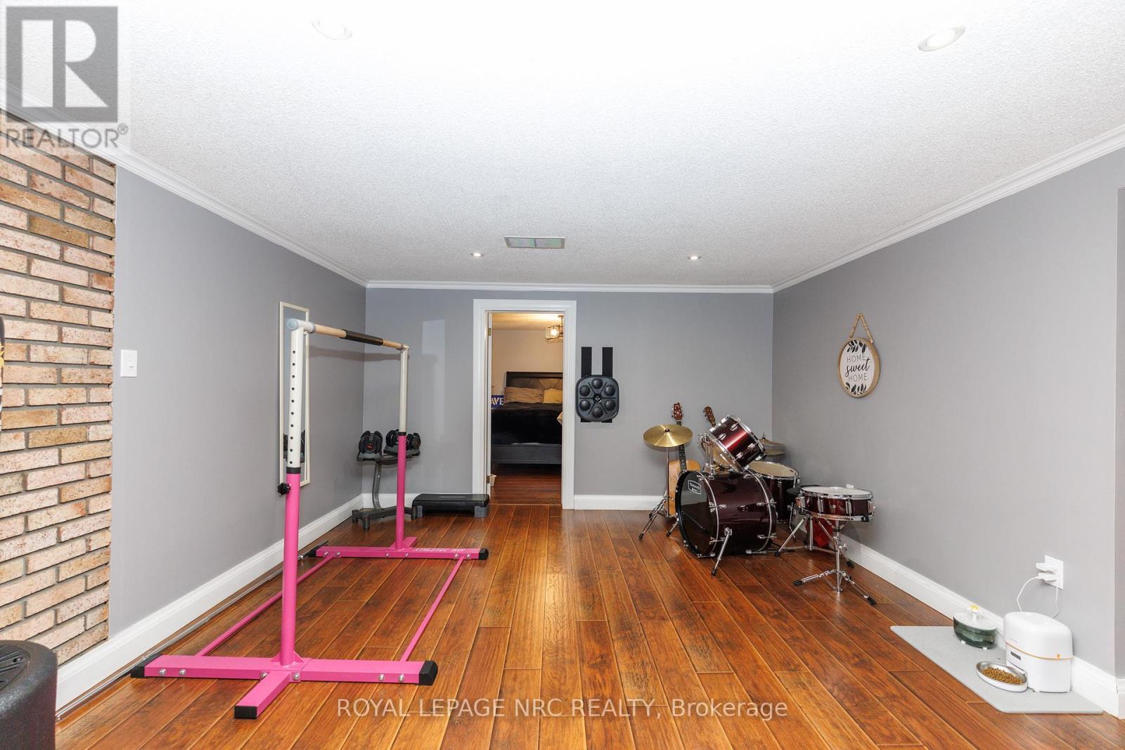 












7354 NORTH DORSET PLACE

,
Niagara Falls (Casey),




Ontario
L2J3T4

