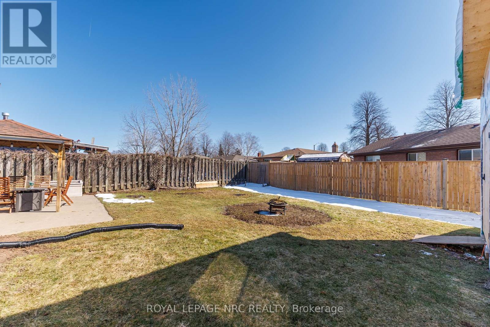 












7354 NORTH DORSET PLACE

,
Niagara Falls (Casey),




Ontario
L2J3T4

