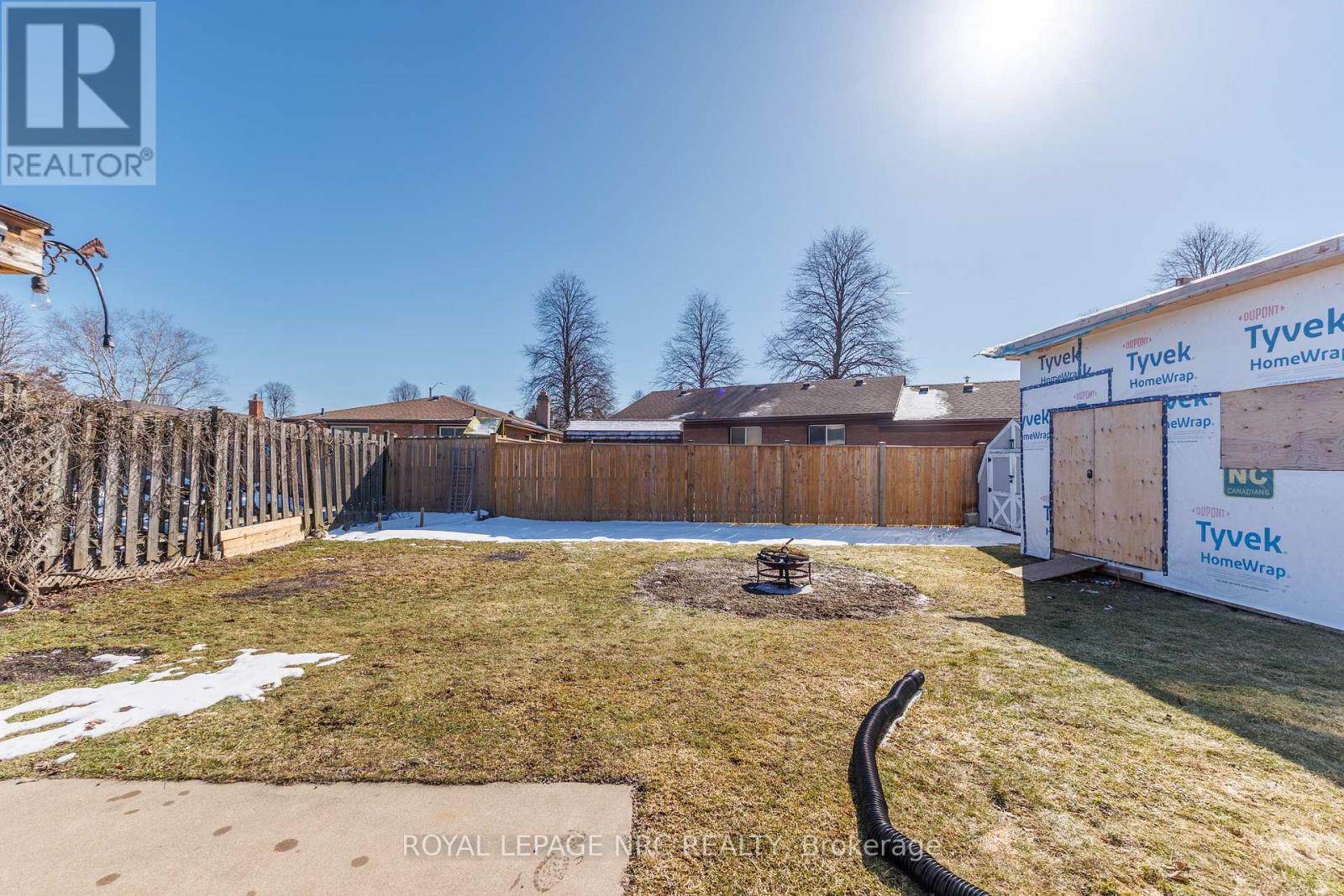 












7354 NORTH DORSET PLACE

,
Niagara Falls (Casey),




Ontario
L2J3T4

