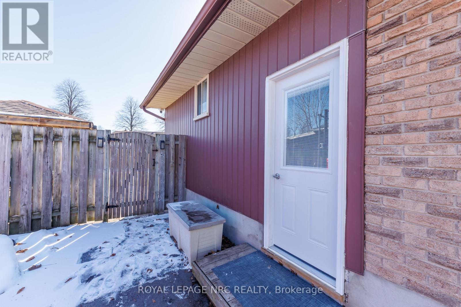 












7354 NORTH DORSET PLACE

,
Niagara Falls (Casey),




Ontario
L2J3T4

