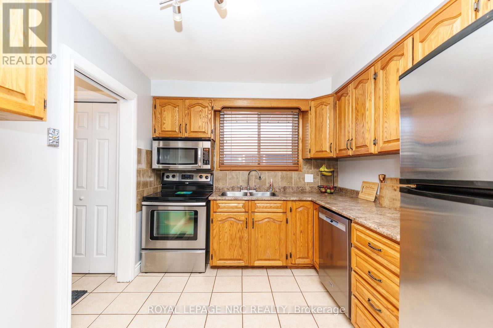 












7354 NORTH DORSET PLACE

,
Niagara Falls (Casey),




Ontario
L2J3T4

