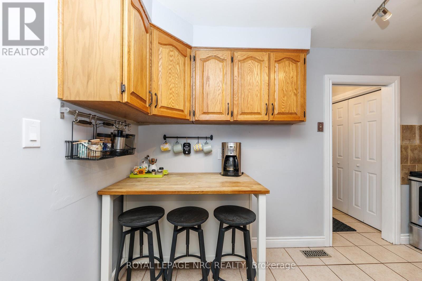 












7354 NORTH DORSET PLACE

,
Niagara Falls (Casey),




Ontario
L2J3T4

