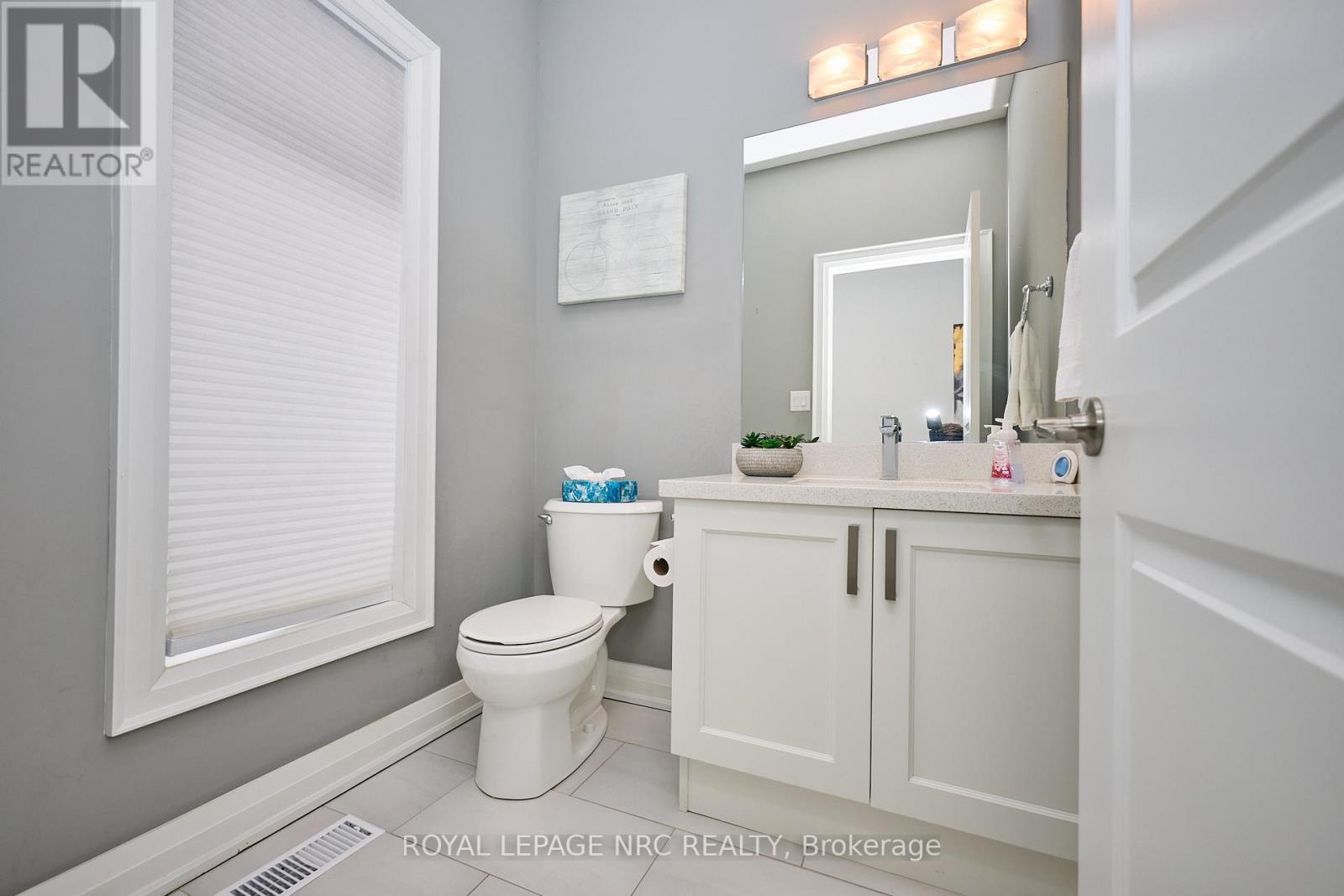 












10 LEESON STREET

,
St. Catharines (Burleigh Hill),




Ontario
L2T2R1

