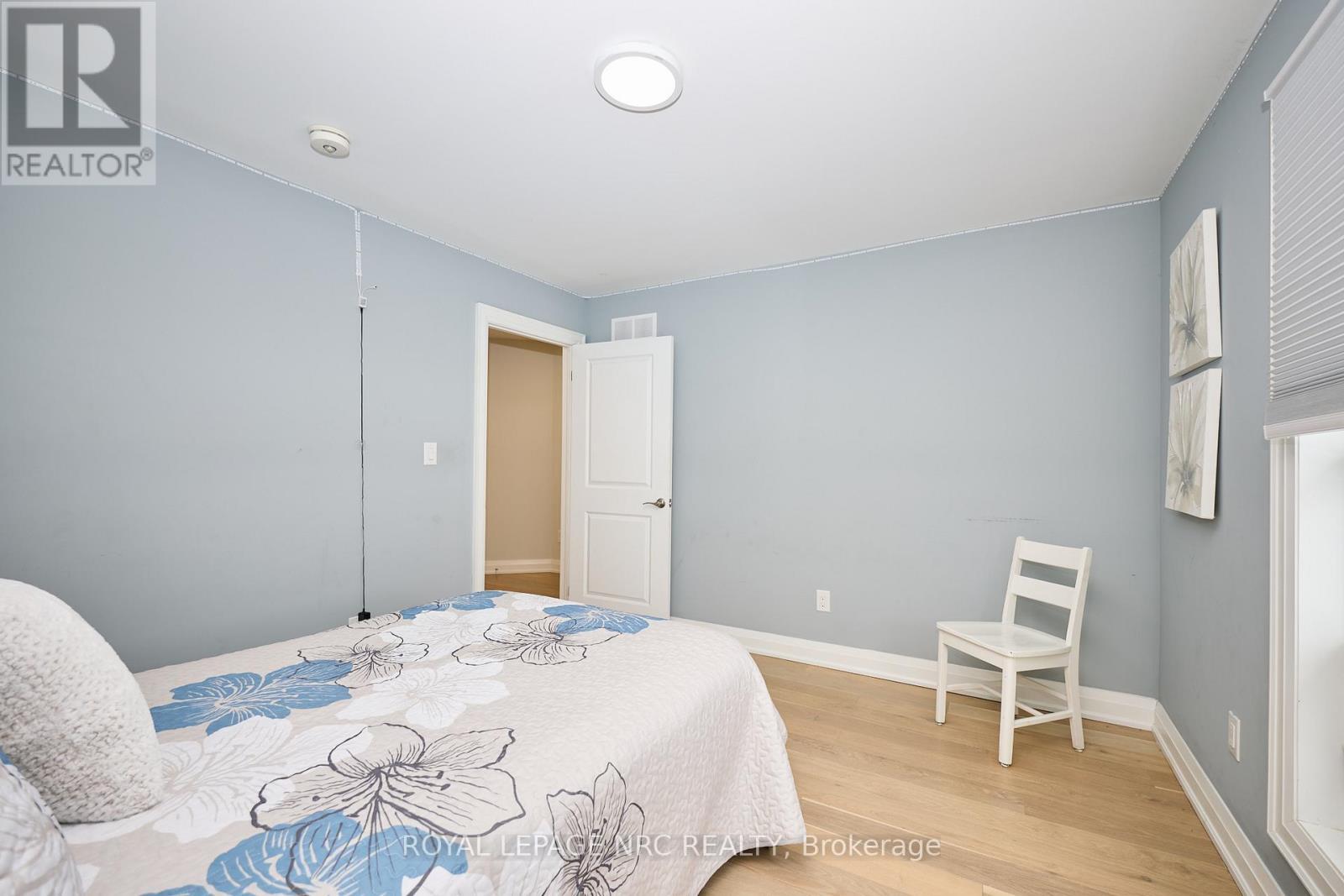 












10 LEESON STREET

,
St. Catharines (Burleigh Hill),




Ontario
L2T2R1

