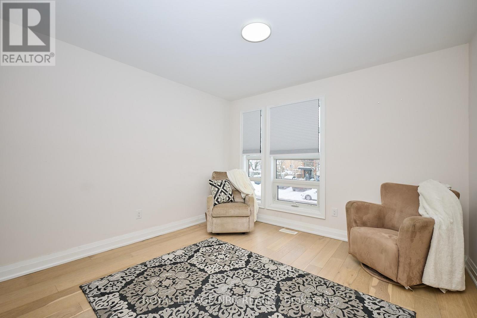 












10 LEESON STREET

,
St. Catharines (Burleigh Hill),




Ontario
L2T2R1

