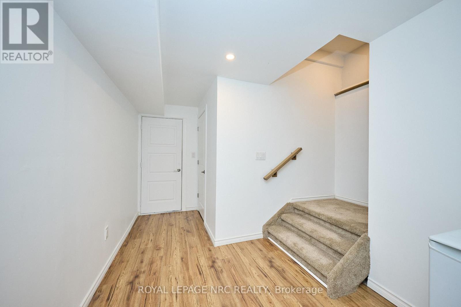 












10 LEESON STREET

,
St. Catharines (Burleigh Hill),




Ontario
L2T2R1

