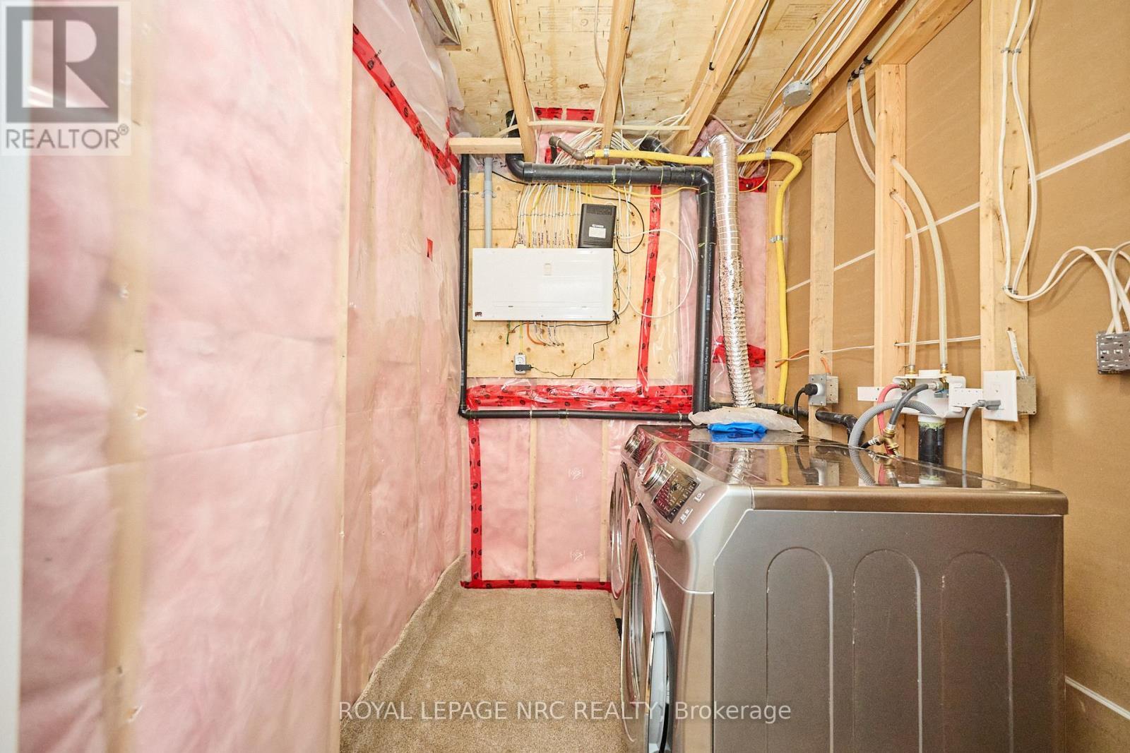 












10 LEESON STREET

,
St. Catharines (Burleigh Hill),




Ontario
L2T2R1

