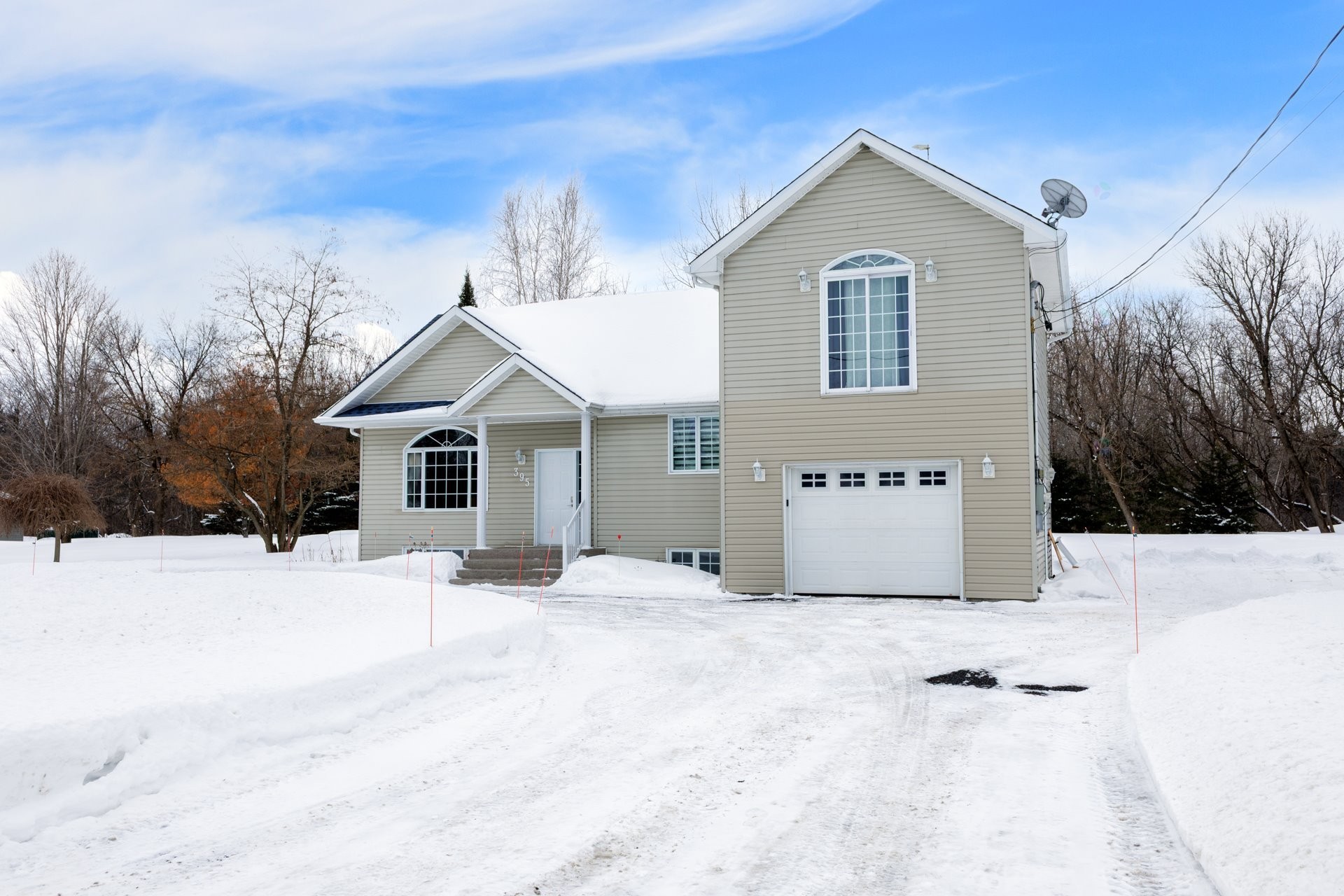 









395


Ch. des Outaouais

,
Pointe-Fortune,




QC
J0P1N0

