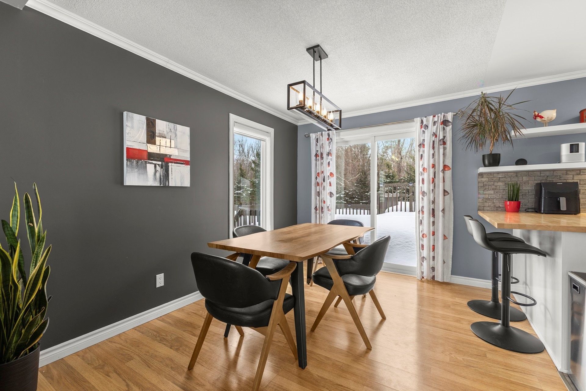 









395


Ch. des Outaouais

,
Pointe-Fortune,




QC
J0P1N0

