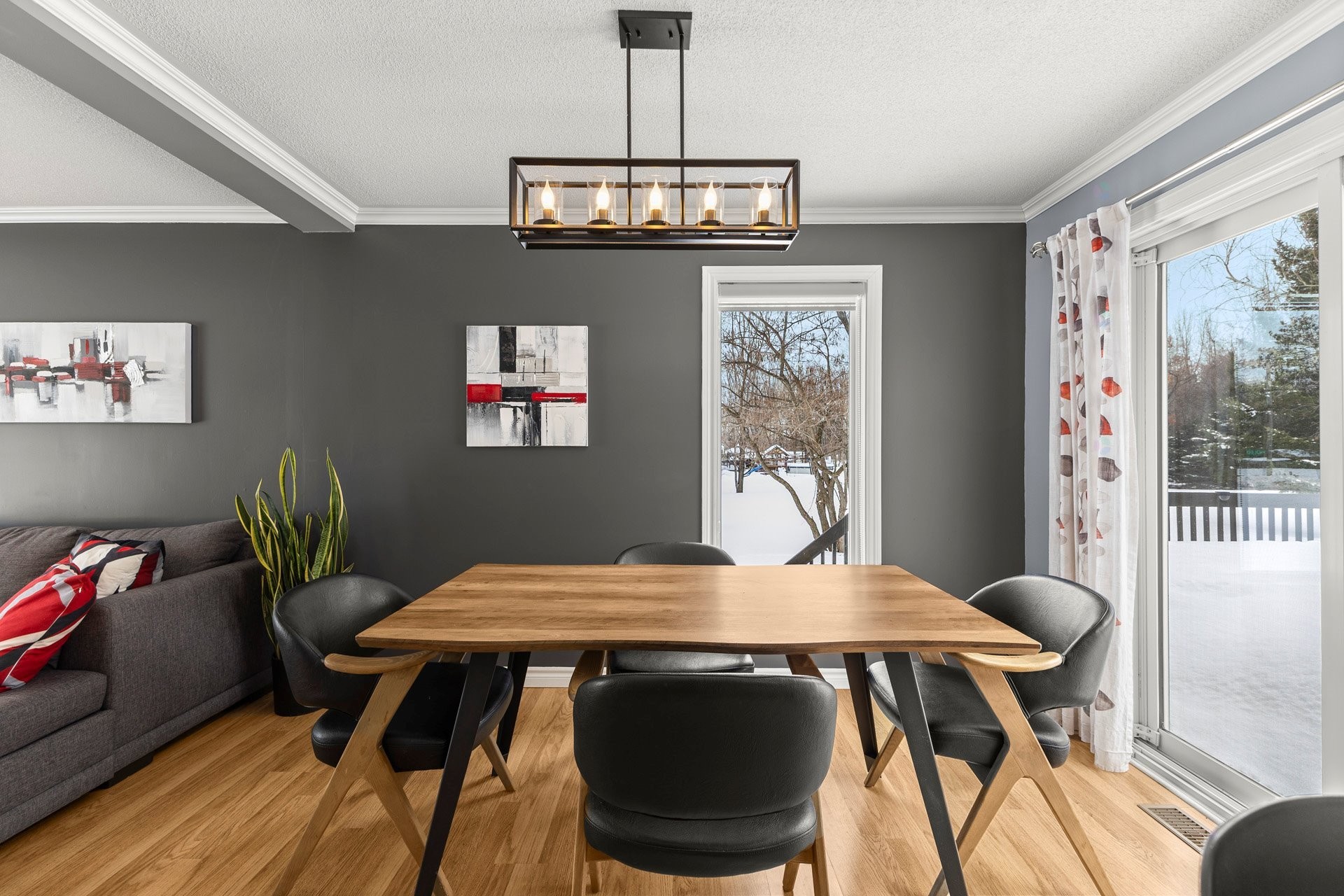 









395


Ch. des Outaouais

,
Pointe-Fortune,




QC
J0P1N0

