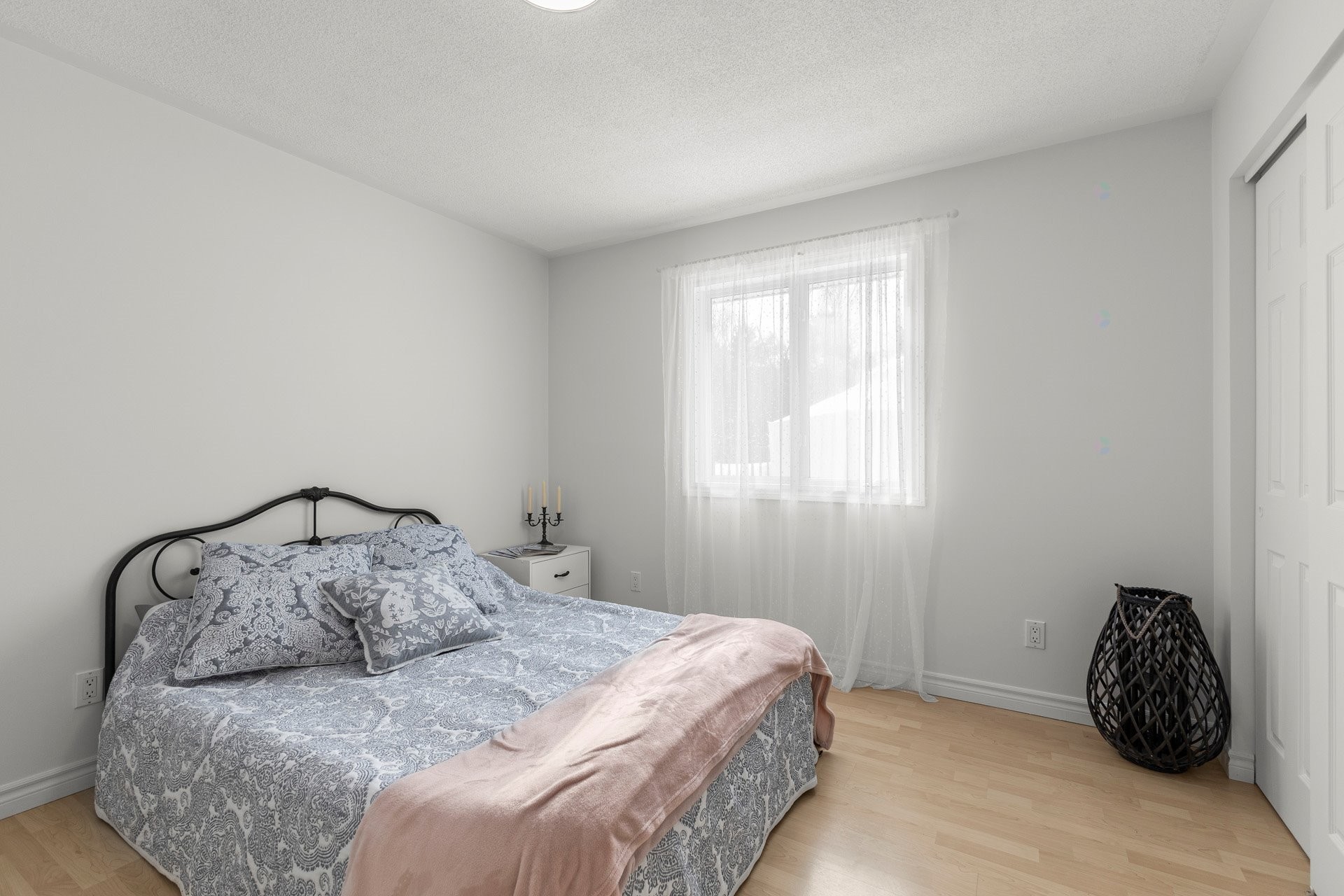 









395


Ch. des Outaouais

,
Pointe-Fortune,




QC
J0P1N0

