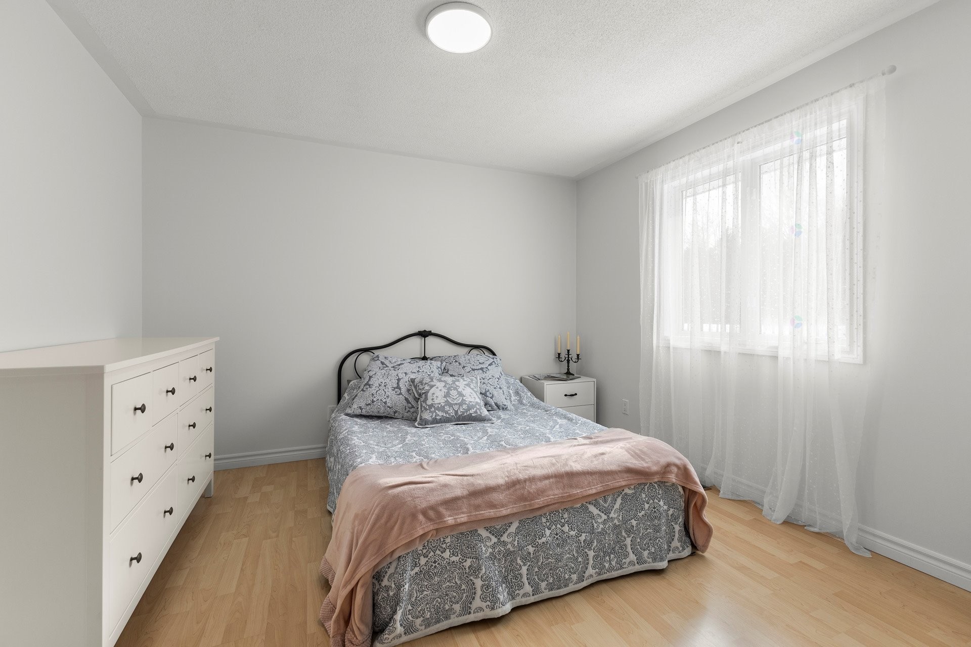 









395


Ch. des Outaouais

,
Pointe-Fortune,




QC
J0P1N0


