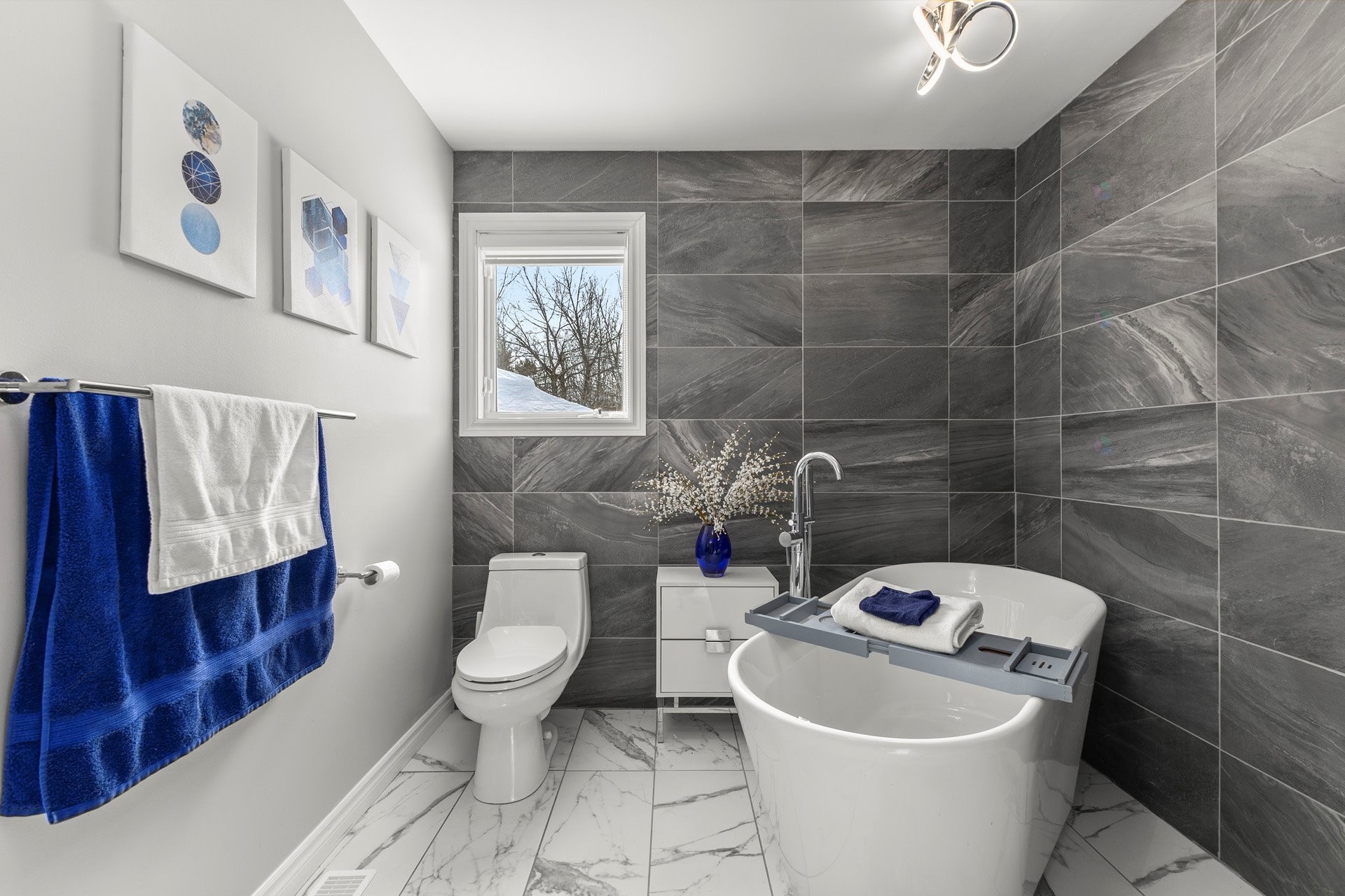 









395


Ch. des Outaouais

,
Pointe-Fortune,




QC
J0P1N0

