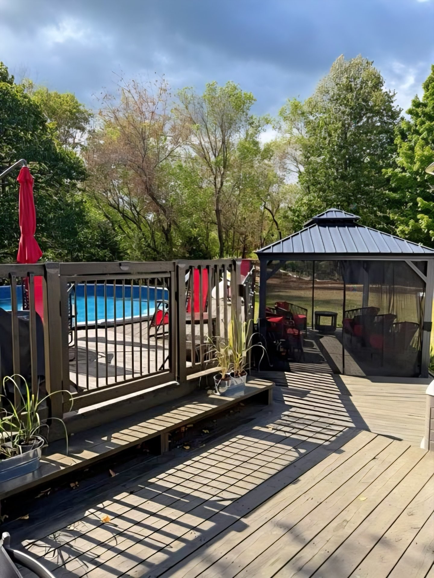 









395


Ch. des Outaouais

,
Pointe-Fortune,




QC
J0P1N0

