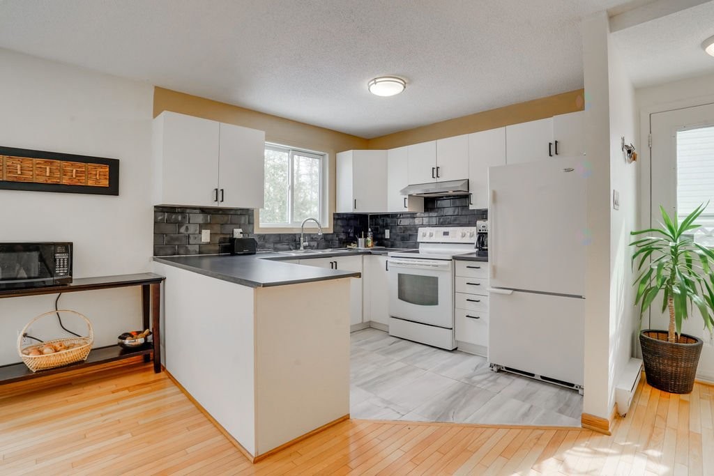 









292


Boul. des Trembles

,
Gatineau (Hull),




QC
J9A1Z6

