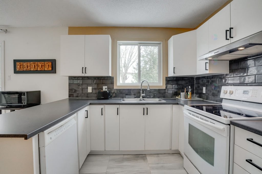 









292


Boul. des Trembles

,
Gatineau (Hull),




QC
J9A1Z6

