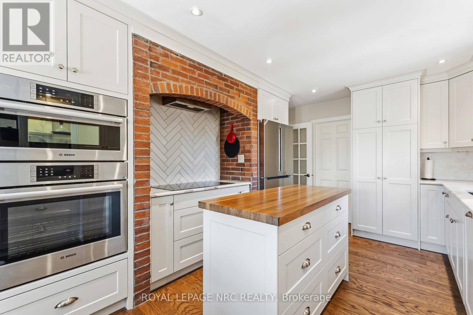 












3 PETRONELLA PARKWAY

,
Pelham (Fonthill),




Ontario
L0S1E0

