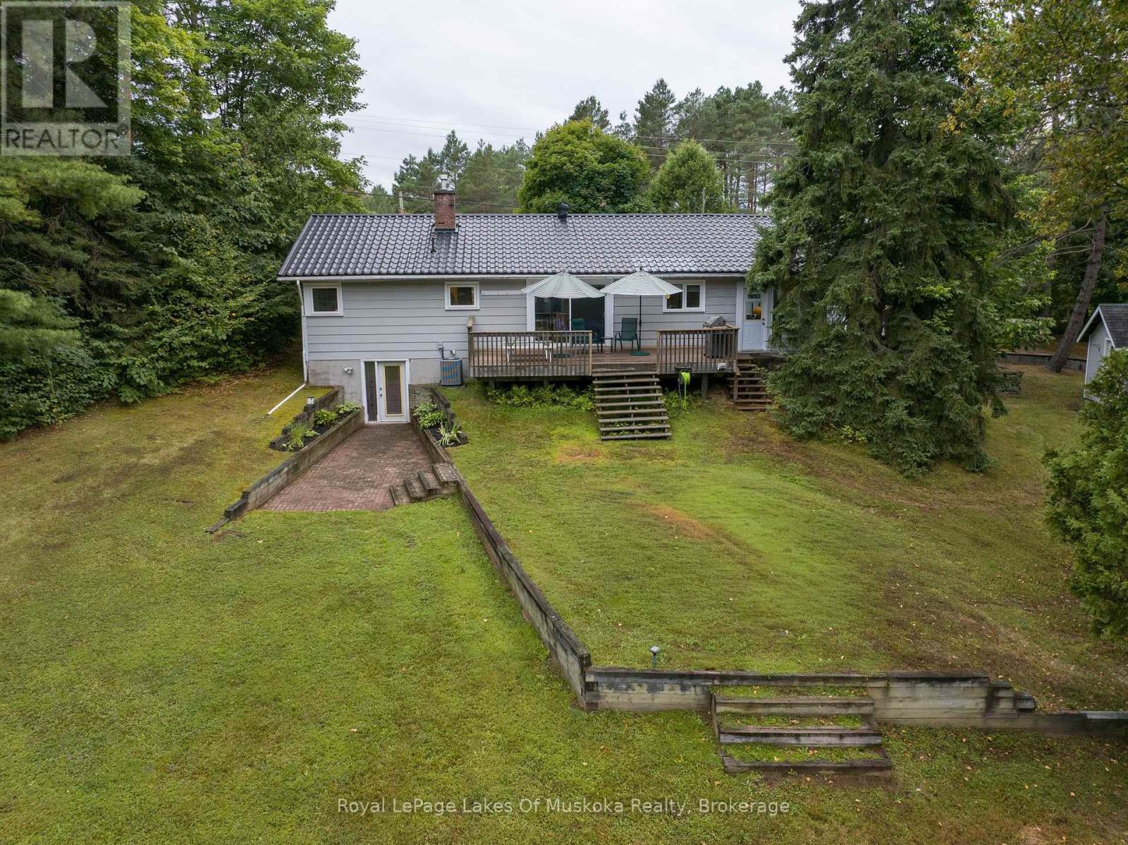 












574 RAVENSCLIFFE ROAD

,
Huntsville (Chaffey),




Ontario
P1H1N5

