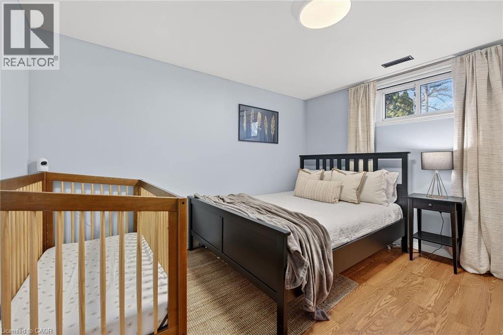 












124 WEST 24TH Street

,
Hamilton,




Ontario
L9C4W4

