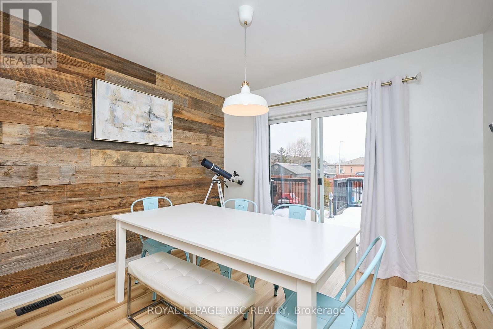 












6556 MARY DRIVE

,
Niagara Falls (Forestview),




Ontario
L2H0B5

