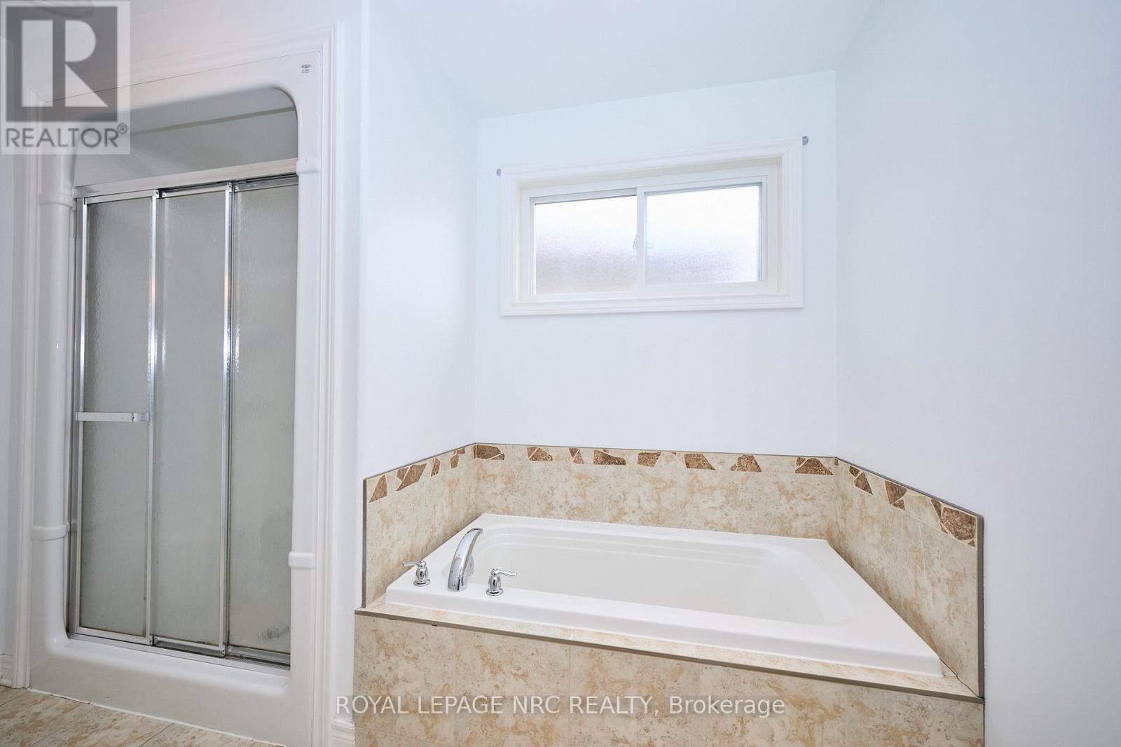 












6556 MARY DRIVE

,
Niagara Falls (Forestview),




Ontario
L2H0B5

