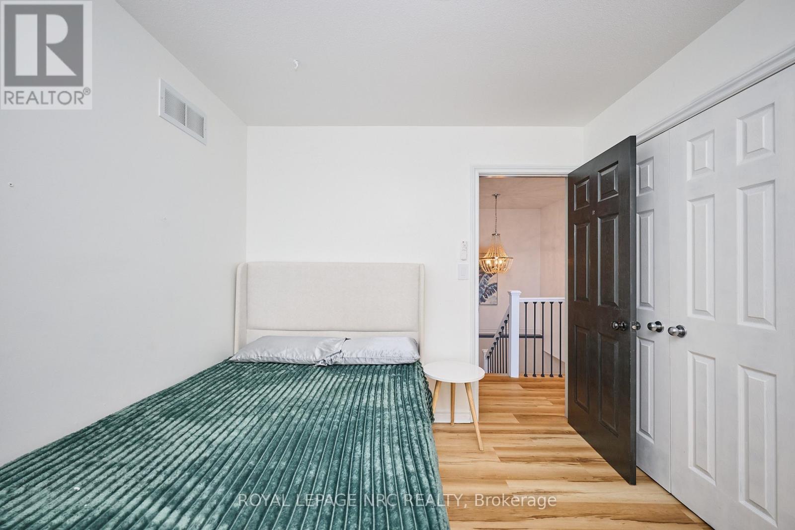 












6556 MARY DRIVE

,
Niagara Falls (Forestview),




Ontario
L2H0B5

