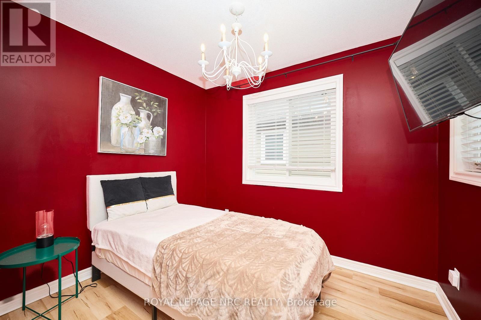 












6556 MARY DRIVE

,
Niagara Falls (Forestview),




Ontario
L2H0B5

