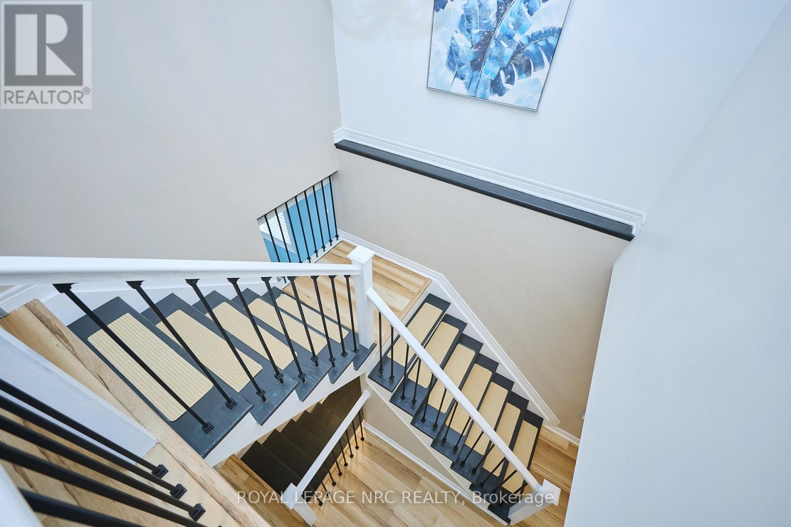 












6556 MARY DRIVE

,
Niagara Falls (Forestview),




Ontario
L2H0B5

