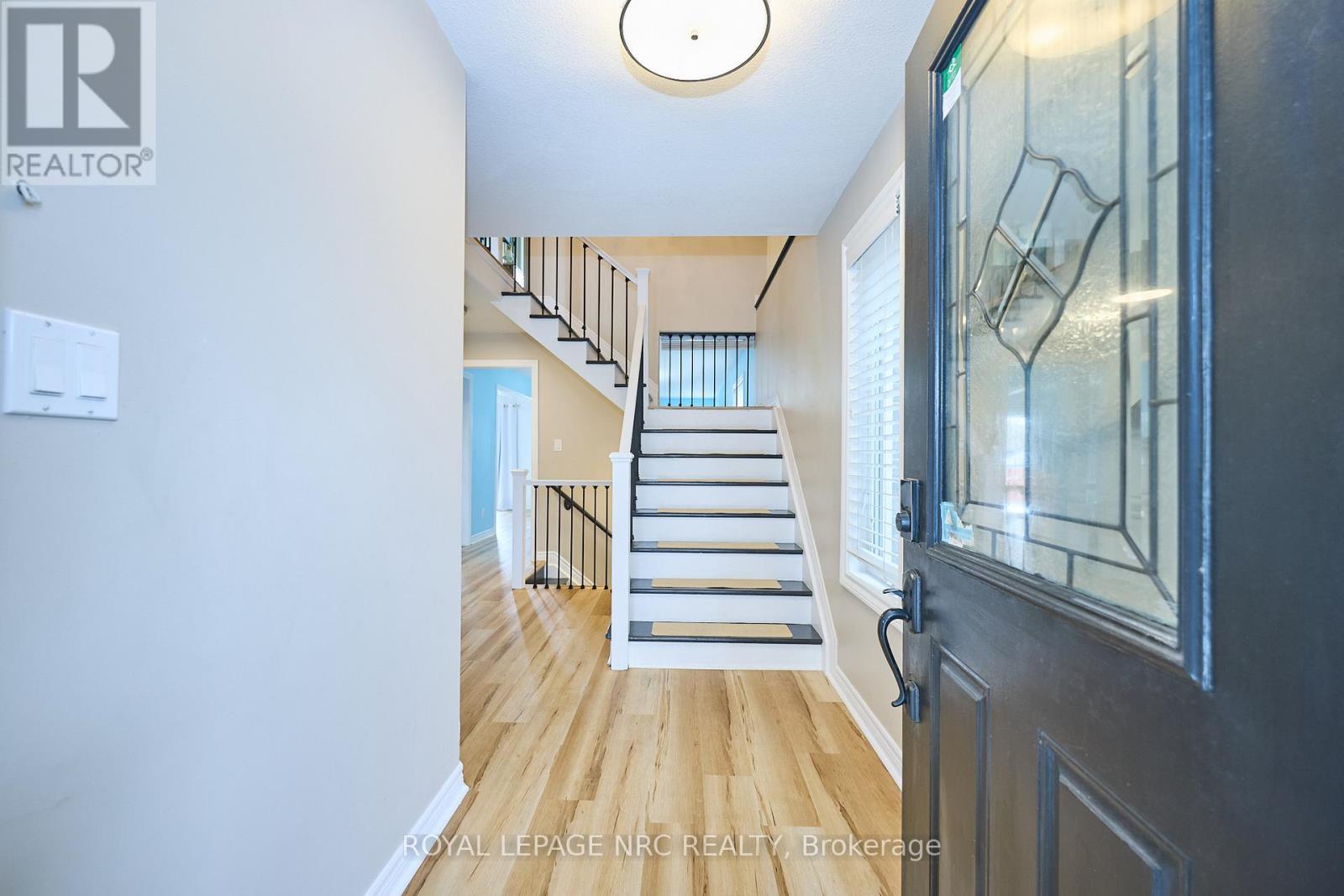 












6556 MARY DRIVE

,
Niagara Falls (Forestview),




Ontario
L2H0B5

