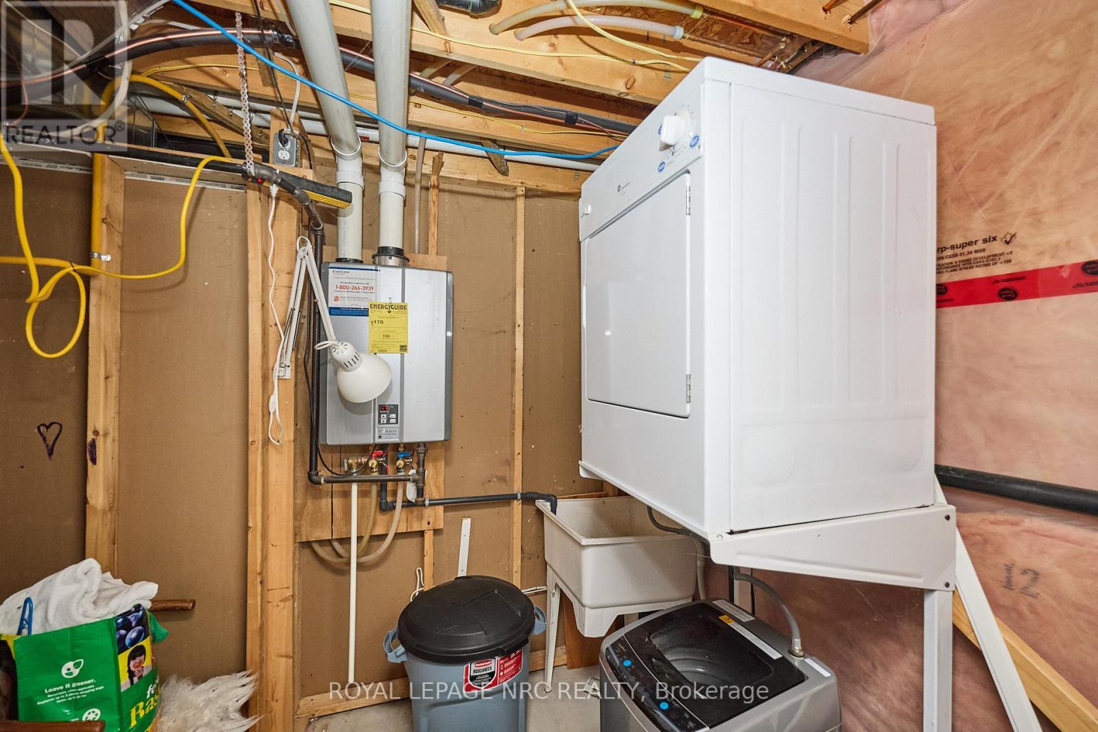 












6556 MARY DRIVE

,
Niagara Falls (Forestview),




Ontario
L2H0B5

