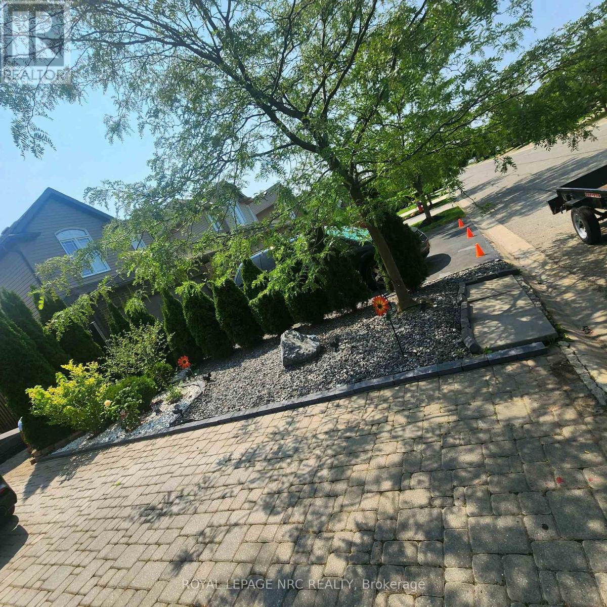 












6556 MARY DRIVE

,
Niagara Falls (Forestview),




Ontario
L2H0B5

