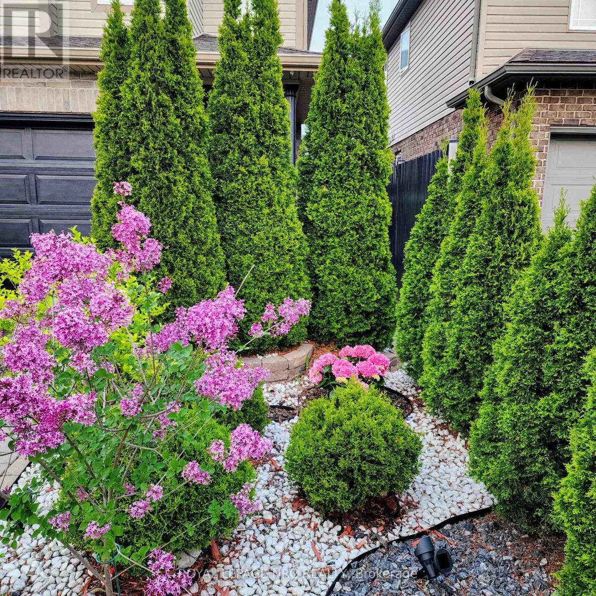 












6556 MARY DRIVE

,
Niagara Falls (Forestview),




Ontario
L2H0B5

