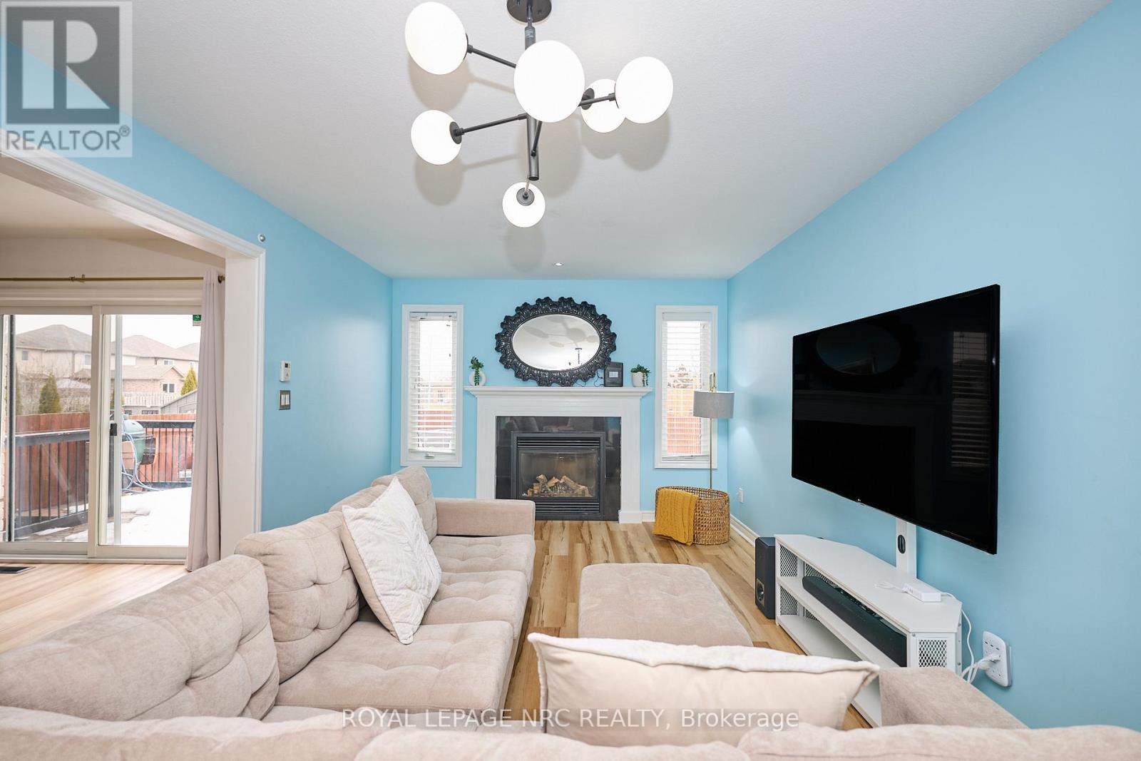 












6556 MARY DRIVE

,
Niagara Falls (Forestview),




Ontario
L2H0B5

