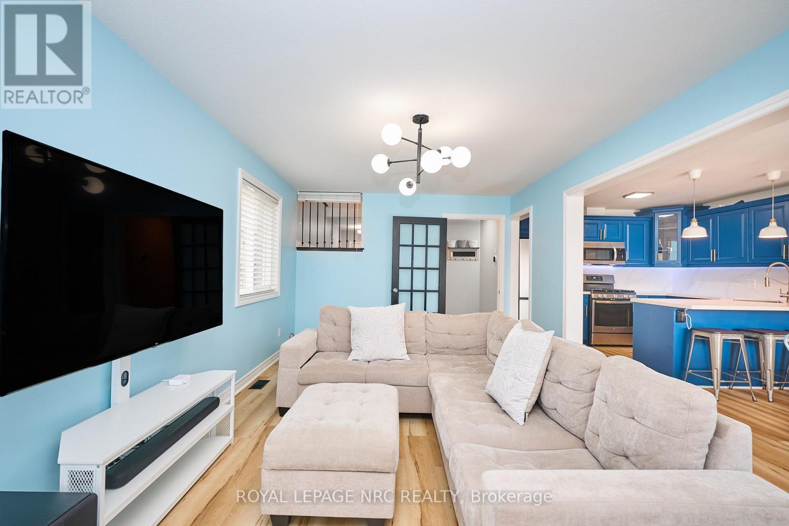 












6556 MARY DRIVE

,
Niagara Falls (Forestview),




Ontario
L2H0B5

