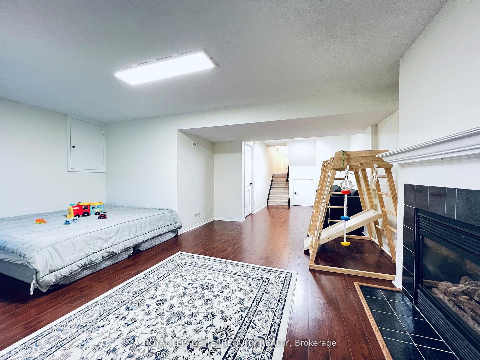 









1084


Queen

Street West, 32B,
Mississauga,




ON
L5H 4K4

